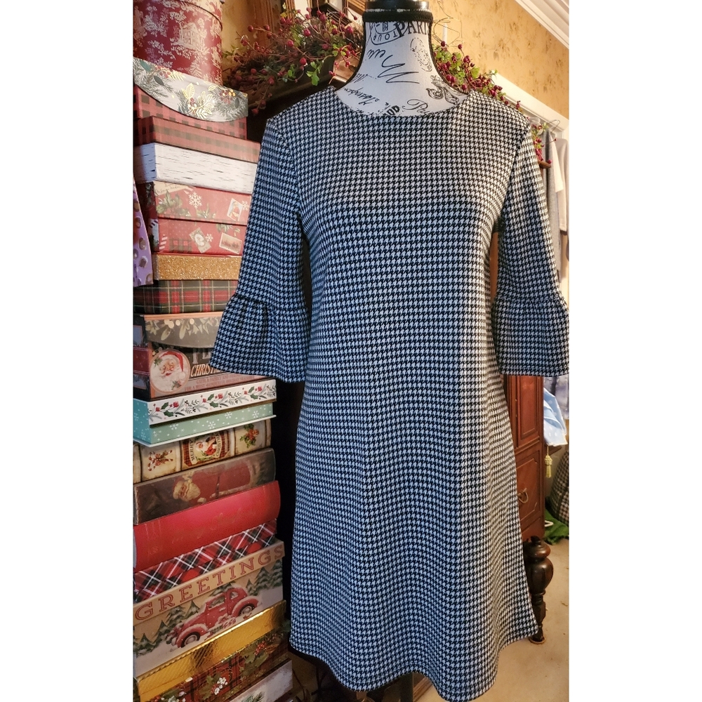 NWOT Grey Houndstooth Bell Sleeve Shift Dress Twik by Simmons - Picture 2 of 8